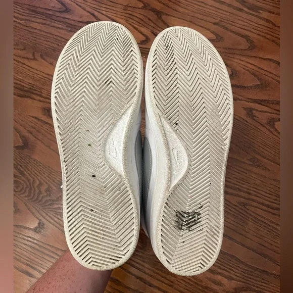 Nike Women’s Royale Court 2 high top sneakers - Picture 12 of 15